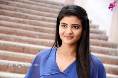 Aishwarya-Rajesh-New-Photos-13