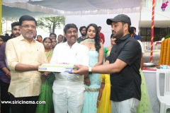 Amma-Nanna-Madhyalo-Madhuravaani-Movie-Launch-2