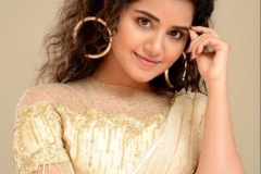 Anupama-Parameswaran-New-Photos-10