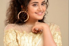 Anupama-Parameswaran-New-Photos-11