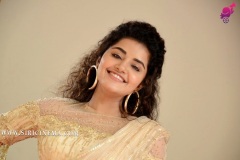 Anupama-Parameswaran-New-Photos-6