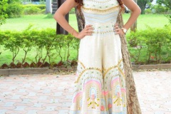 Anveshi-Jain-New-Photos-17