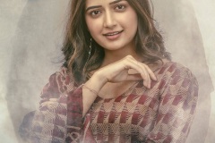 Ashika-Ranganath-playing-the-character-of-Ishika-in-Kalyan-Ram-Amigos-1