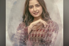 Ashika-Ranganath-playing-the-character-of-Ishika-in-Kalyan-Ram-Amigos-3