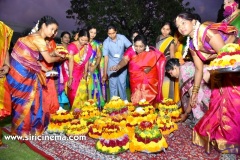 bathukamma-celebrations-at-Rajbhavan_800x533