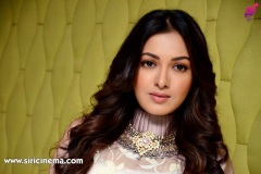 Catherine-Tresa-New-Photos-4