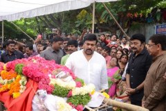 Celebrities-pay-homage-to-Venu-Madhav-35