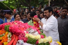 Celebrities-pay-homage-to-Venu-Madhav-36