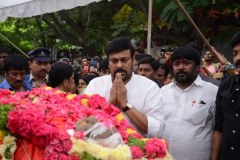 Celebrities-pay-homage-to-Venu-Madhav-37