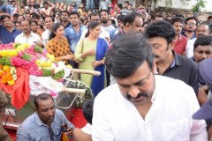 Celebrities-pay-homage-to-Venu-Madhav-39