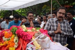 Celebrities-pay-homage-to-Venu-Madhav-55