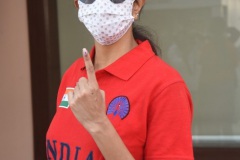 Celebs.-Voteing-GHMC-Elections-16