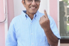 Celebs.-Voteing-GHMC-Elections-20