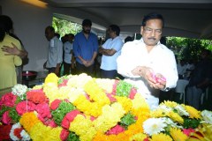 Chiranjeevi-pay-homage-to-Srikanths-father-Parameswararao-15