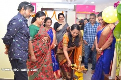 Chota-K.-Naidu-Launched-by-Pinks-N-Bloos-Beauty-Salon-11