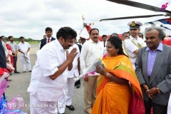 CM-K-Chandrasekhar-Rao-recevi-g-newly-appointed-Governor-Tamilisai-Soundararajan-15