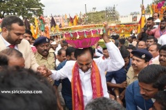 CM-KCR-went-to-Medaram-to-Visit-Sammakka-and-Saaralamma-1