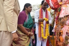 CM-KCR-went-to-Medaram-to-Visit-Sammakka-and-Saaralamma-13