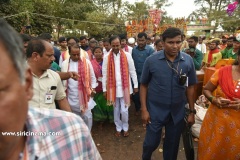 CM-KCR-went-to-Medaram-to-Visit-Sammakka-and-Saaralamma-8