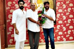 Congratulations-to-RamCharan-and-Surenderreddy-and-team-10