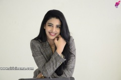 Daksha-Nagarkar-New-Photos-16