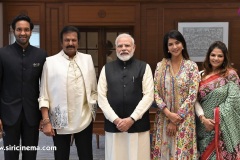 Dr.-M-Mohan-Babu-and-family-meets-PM-Modi-2