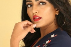 Eesha-Rebba-New-Photos-6