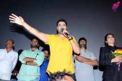 Evaru-Team-are-in-sv-cinemas-vizag-9