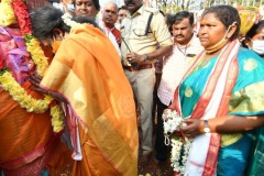 Governor-Dr.Tamilisai-Soundararajan-Sammakka-Saralamma-6