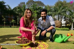 Gutta-Jwala-Vishnu-Vishal-participates-in-Green-India-Challenge-Photos-1