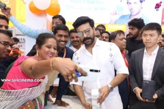 Happi-Mobiles-60TH-Store-Launch-By-Ram-Charan-13