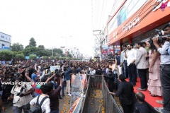 Happi-Mobiles-60TH-Store-Launch-By-Ram-Charan-16