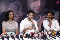 Hit-2-movie-team-Vizag-press-meet-photos-17