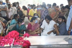 Kaikala-Satyanarayana-garu-last-rites-photos-41