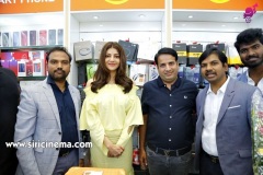 Kajal-Launches-Happi-Mobiles-Store-at-Vizag-24