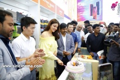 Kajal-Launches-Happi-Mobiles-Store-at-Vizag-7