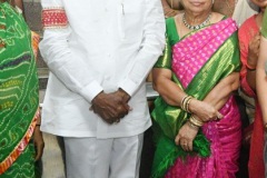 KCR-and-his-family-Kolhapur-on-Shri-Ambabai-Mahalakshmi-Amma-Tempul-12