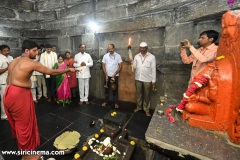 KCR-and-his-family-Kolhapur-on-Shri-Ambabai-Mahalakshmi-Amma-Tempul-13