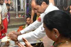 KCR-and-his-family-Kolhapur-on-Shri-Ambabai-Mahalakshmi-Amma-Tempul-16