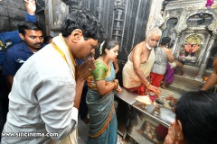 KCR-and-his-family-Kolhapur-on-Shri-Ambabai-Mahalakshmi-Amma-Tempul-17