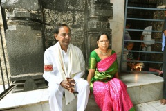 KCR-and-his-family-Kolhapur-on-Shri-Ambabai-Mahalakshmi-Amma-Tempul-21