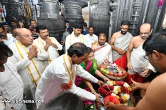 KCR-and-his-family-Kolhapur-on-Shri-Ambabai-Mahalakshmi-Amma-Tempul-4