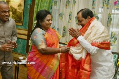 KCR-Met-Honble-Governor-Tamilisai-Soundararajan-4