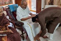 Mega-Star-Chiranjeevi-garu-met-Director-K-Viswanath-Photos-6