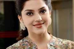 Mehreen-Kaur-Pirzada-New-Photos-3