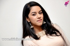 Mrinalini-Ravi-New-Photos-16