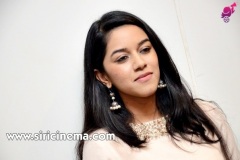 Mrinalini-Ravi-New-Photos-18