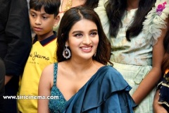 Nidhhi-Agerwal-and-Karthikeya-launch-KLM-Shopping-Mall-26