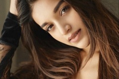 Nidhhi-Agerwal-New-Stills-5