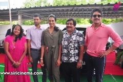 P.V.-Sindhu-presented-with-BMW-car-by-Akkineni-Nagarjuna-9